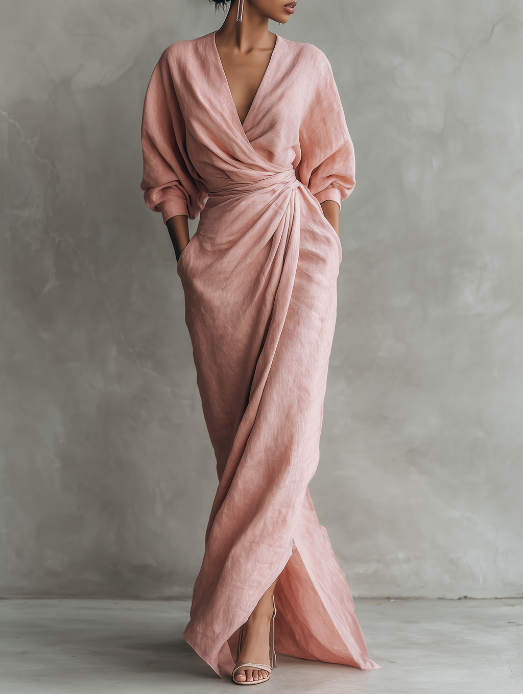 Vestido maxi de lino rosa con escote en V