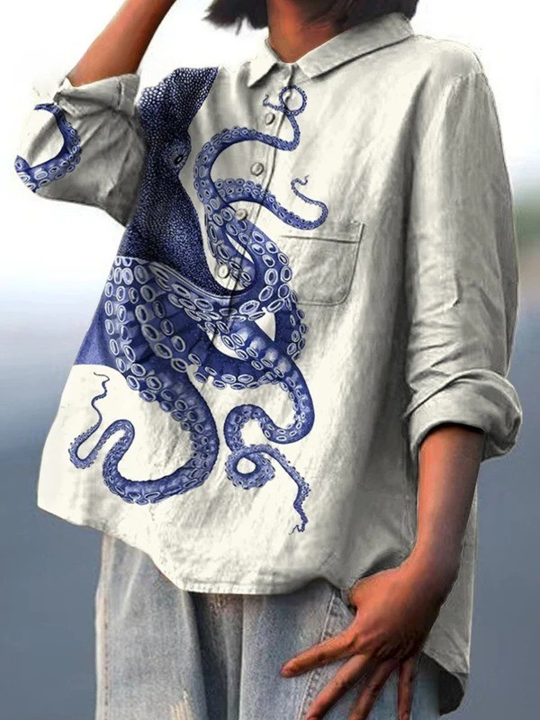 Amelia | Camiseta casual para mujer con estampado artístico de tentáculos de pulpo del mar profundo