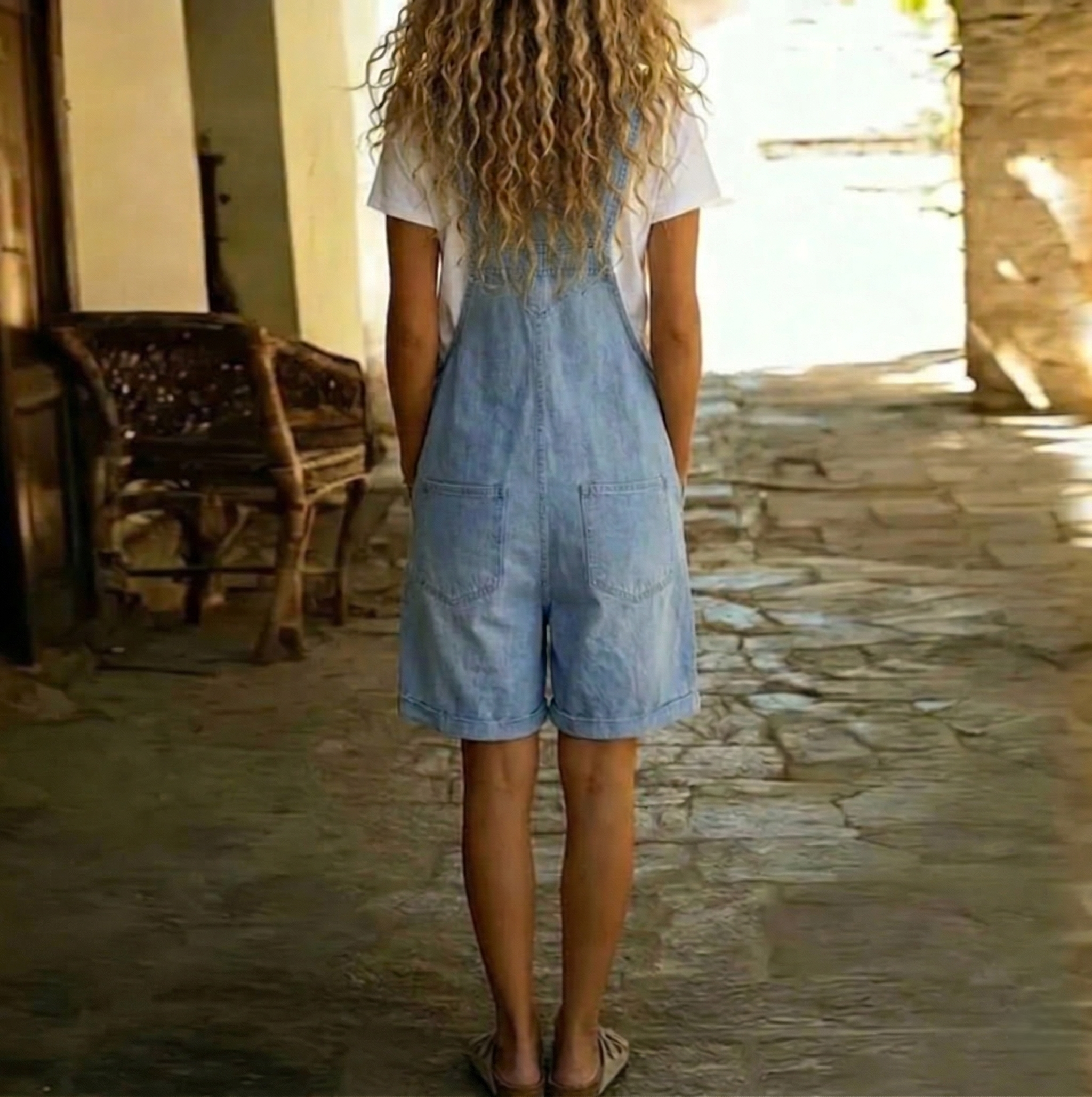 Saylor | Overol corto de denim lavado vintage suave, azul claro