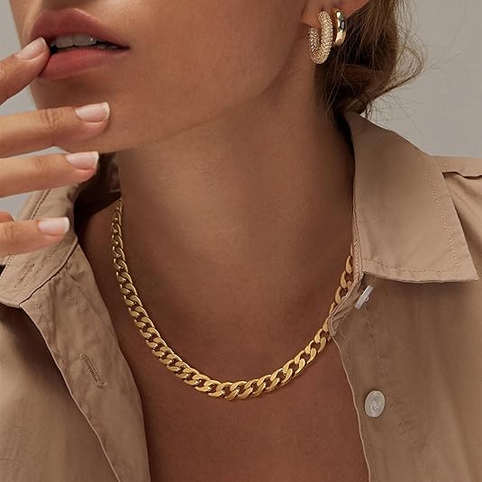 Collana d'oro minimalista