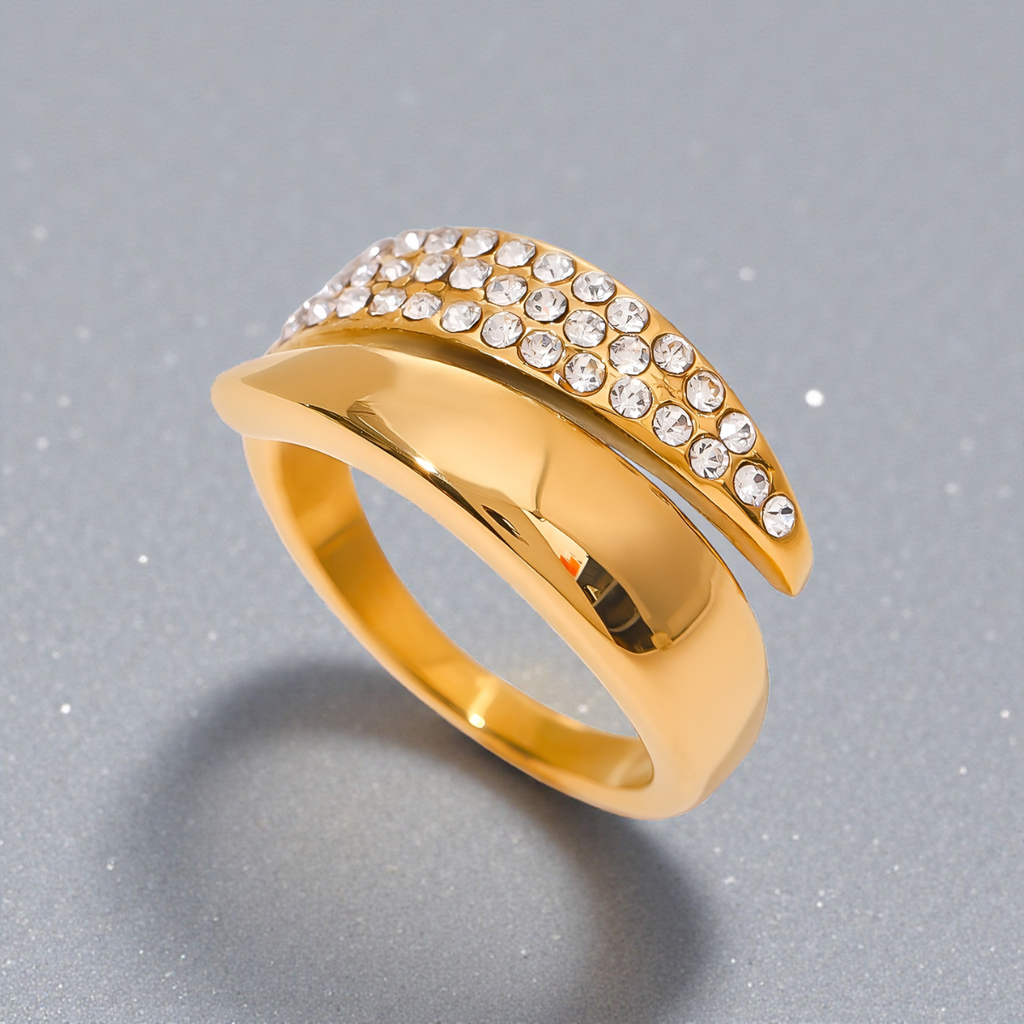Julia™ - Anello Elegante Haven