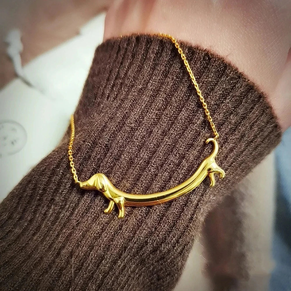 Collar Con Colgante De Perro Salchicha