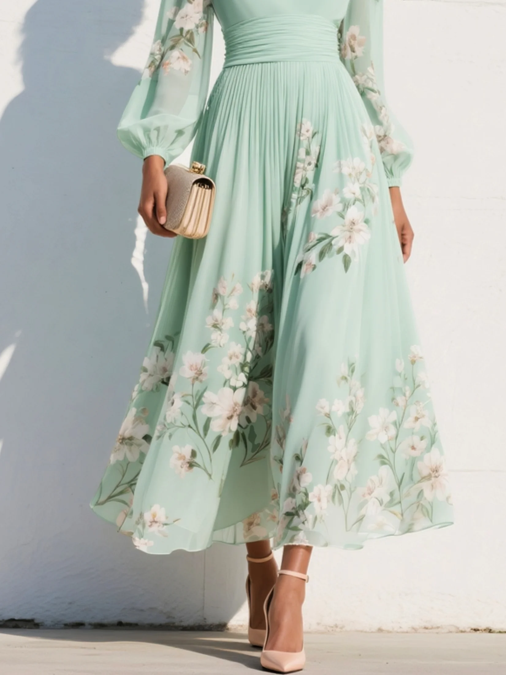 Vestido maxi plisado de chiffón en verde menta con estampado floral para mujeres