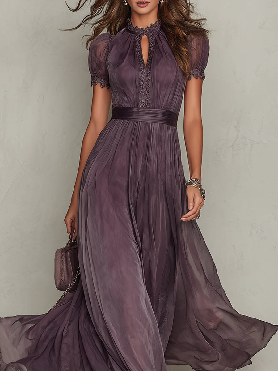 Flavia | Vestido largo morado con escote en forma de llave, borde de encaje de chifón