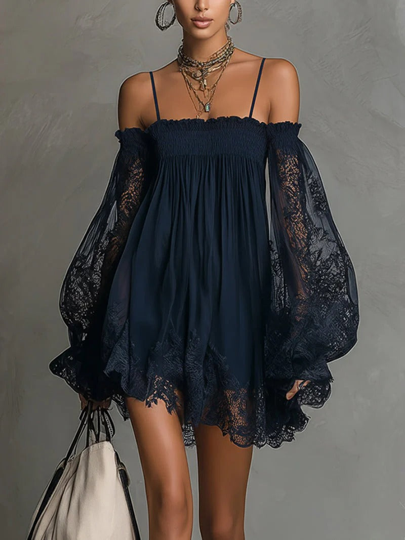 Noemi | Vestito mini in chiffon blu navy con spalle scoperte e pizzo
