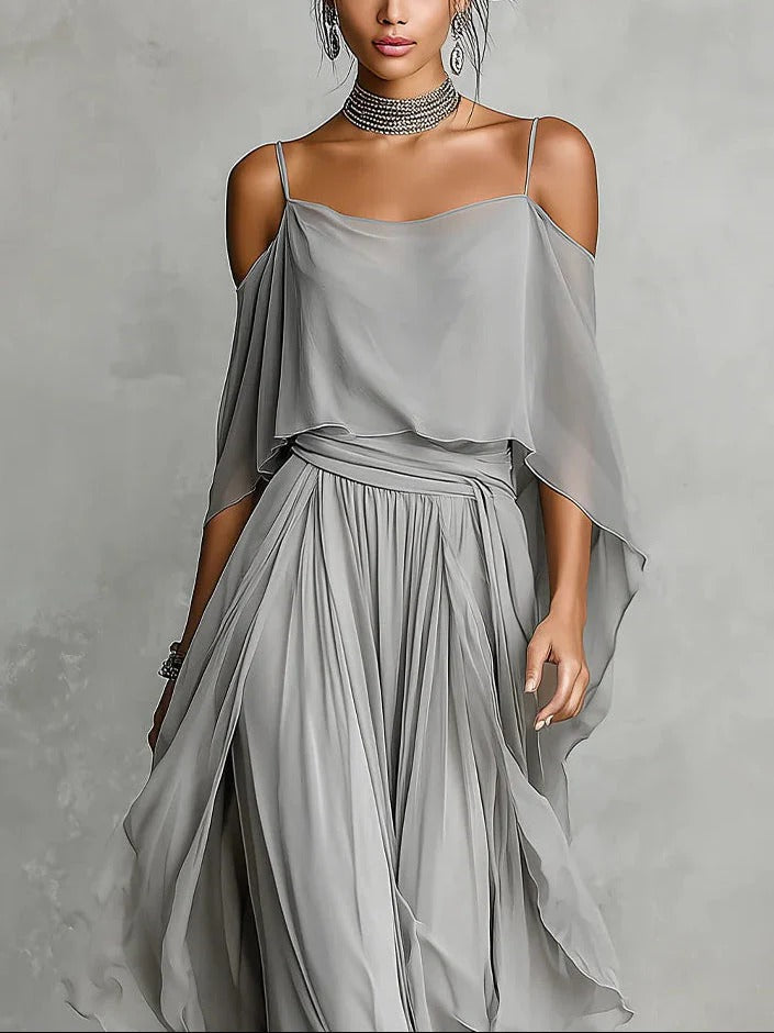 Isabela | Conjunto gris de tela fluida con top de tirantes finos y pantalones ligeros